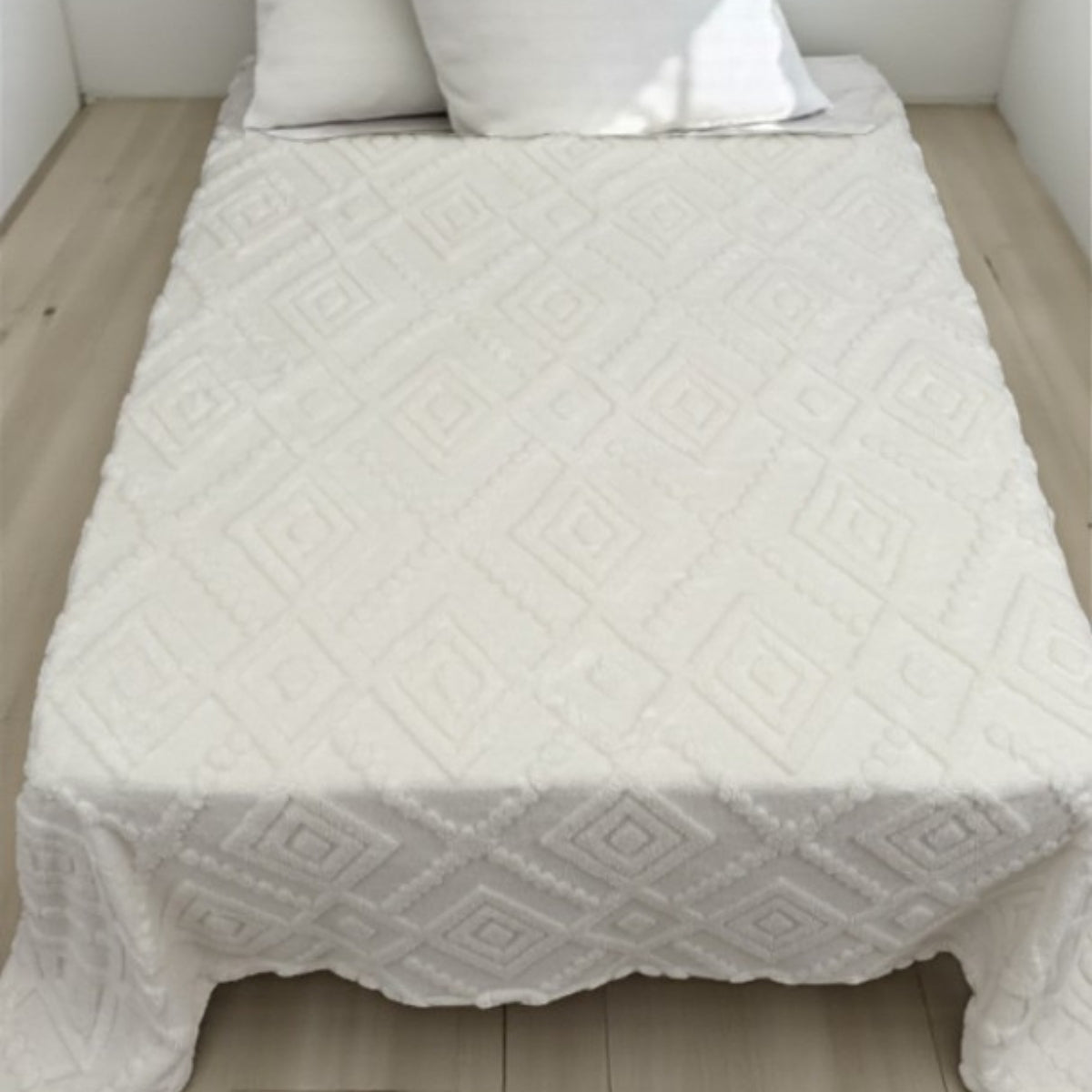 Elara Wellsoft İskandinav Yatak Örtüsü 180x215 cm – Kalın, Yumuşak Dokulu, Özgün Desenli