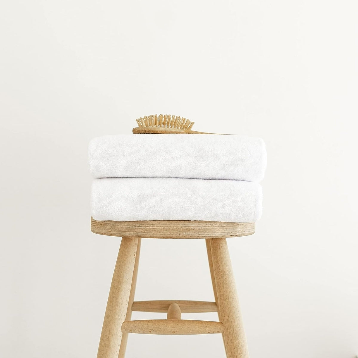 100% Cotton Hotel Bath Towel – Thick, Soft, and Highly Absorbent