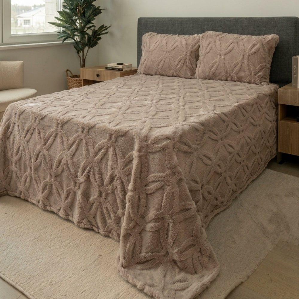 Orion Series Wellsoft Bedspread Set 230×250 cm + 2 Pillowcases | Ultra Soft, Plush Blanket Texture