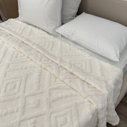 Elara Wellsoft Scandinavian Bedspread 215x230 – Premium, Thick, Soft, and Unique Design